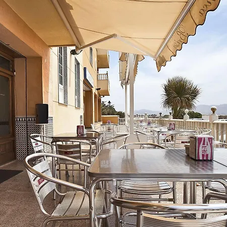 加特布兰卡布里莎加布酒店 2*